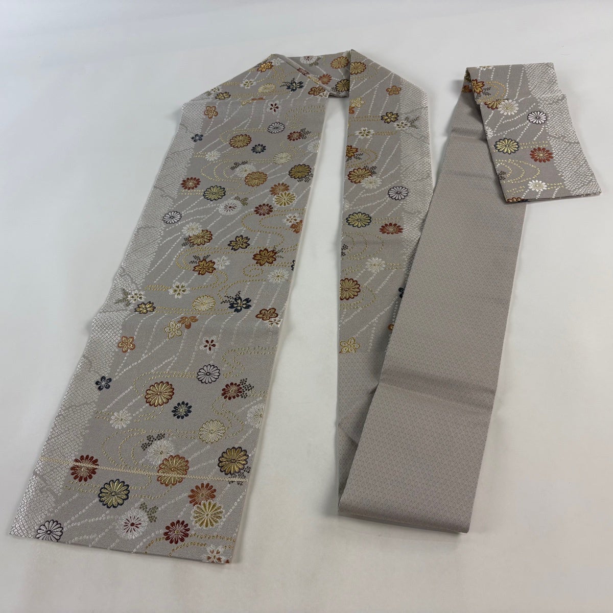 美品】 名古屋帯 秀品 菊 流水 金糸 灰色 正絹｜中古・古着