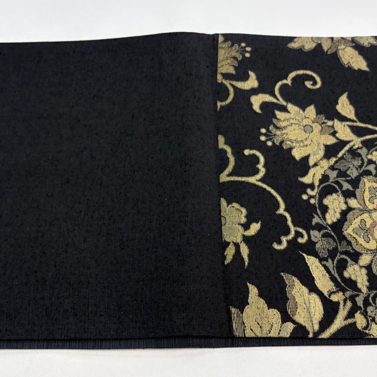 美品】 袋帯 秀品 紬地 華文 草花 箔 黒灰 六通 正絹｜中古・古着