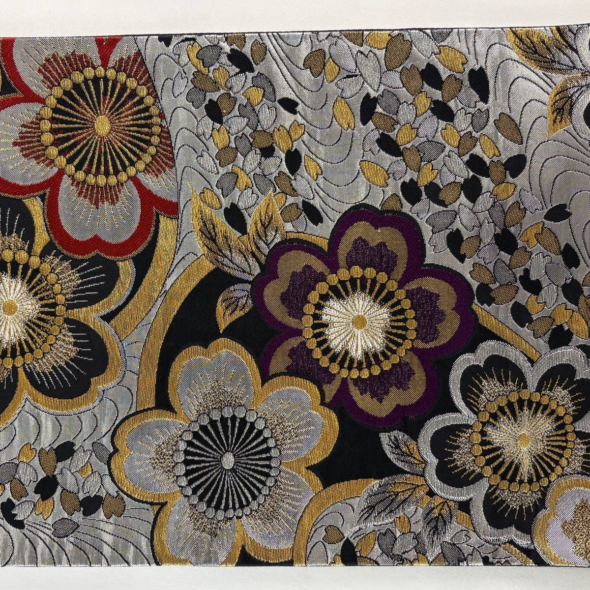 美品】 袋帯 秀品 桜 花びら 金銀糸 箔 黒 六通 正絹｜中古・古着