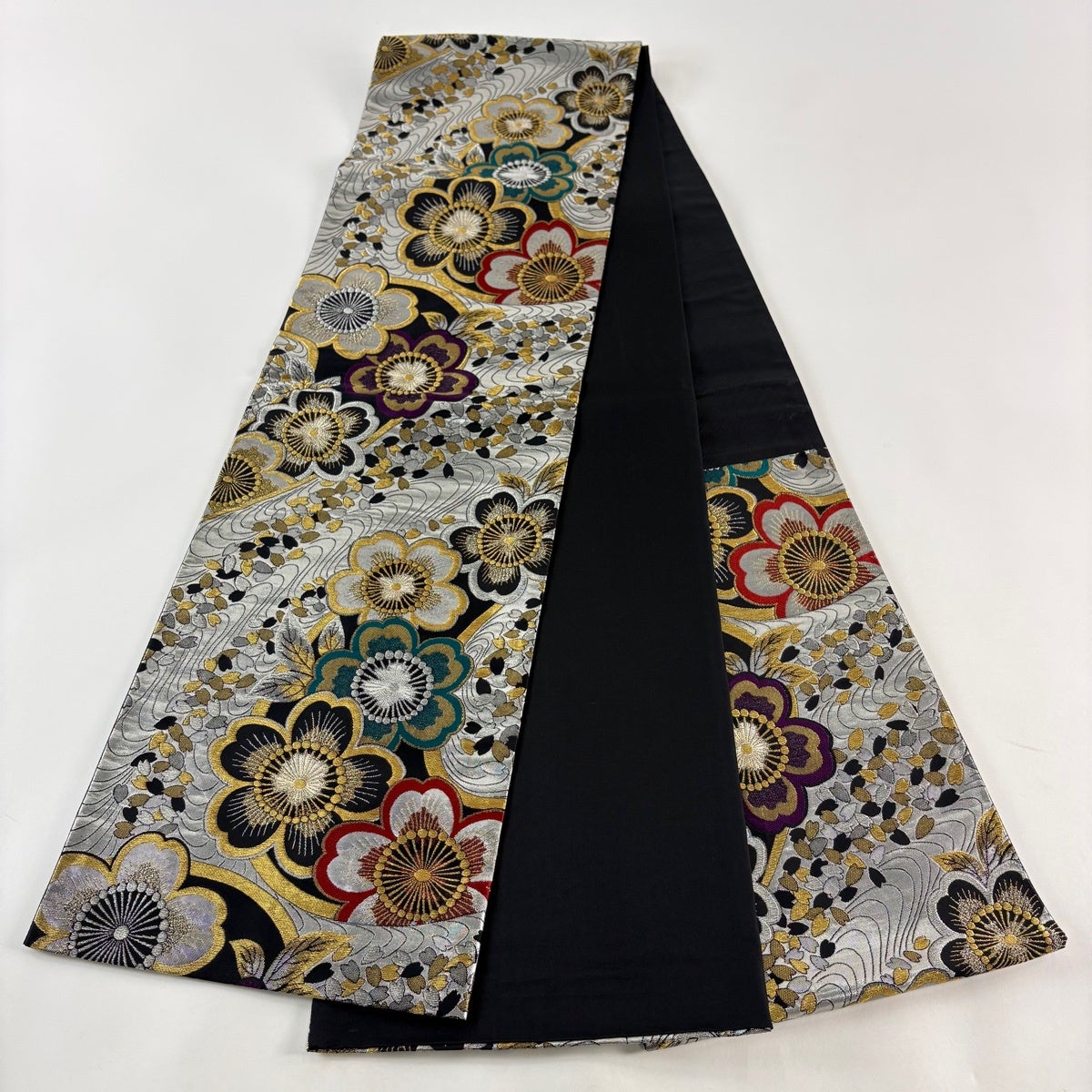美品】 袋帯 秀品 桜 花びら 金銀糸 箔 黒 六通 正絹｜中古・古着