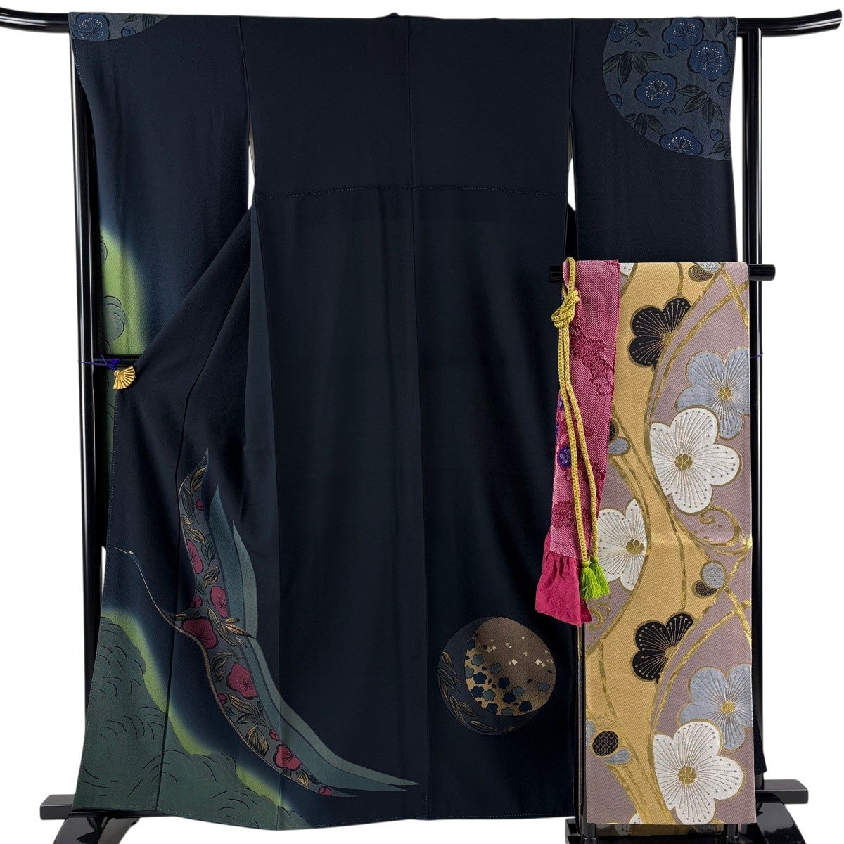 振袖 身丈161cm 裄丈66.5cm 正絹 美品 名品 【中古】 振袖 身丈161cm 裄丈65.5cm M 袷 吾妻徳穂 落款あり 花筏 橘花 金糸