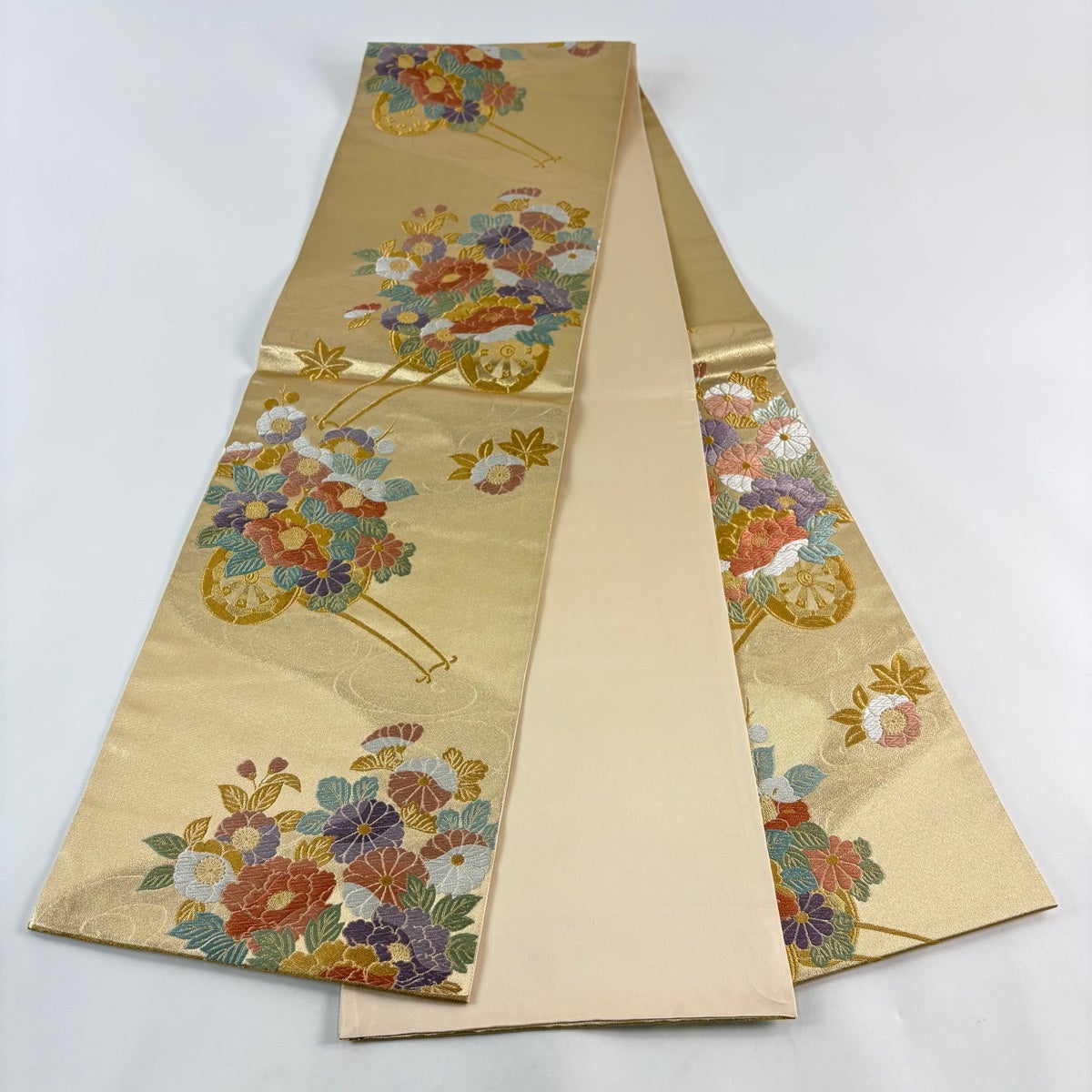 美品】 袋帯 秀品 玉華車香文 唐織 金糸 金色 六通 正絹｜中古・古着