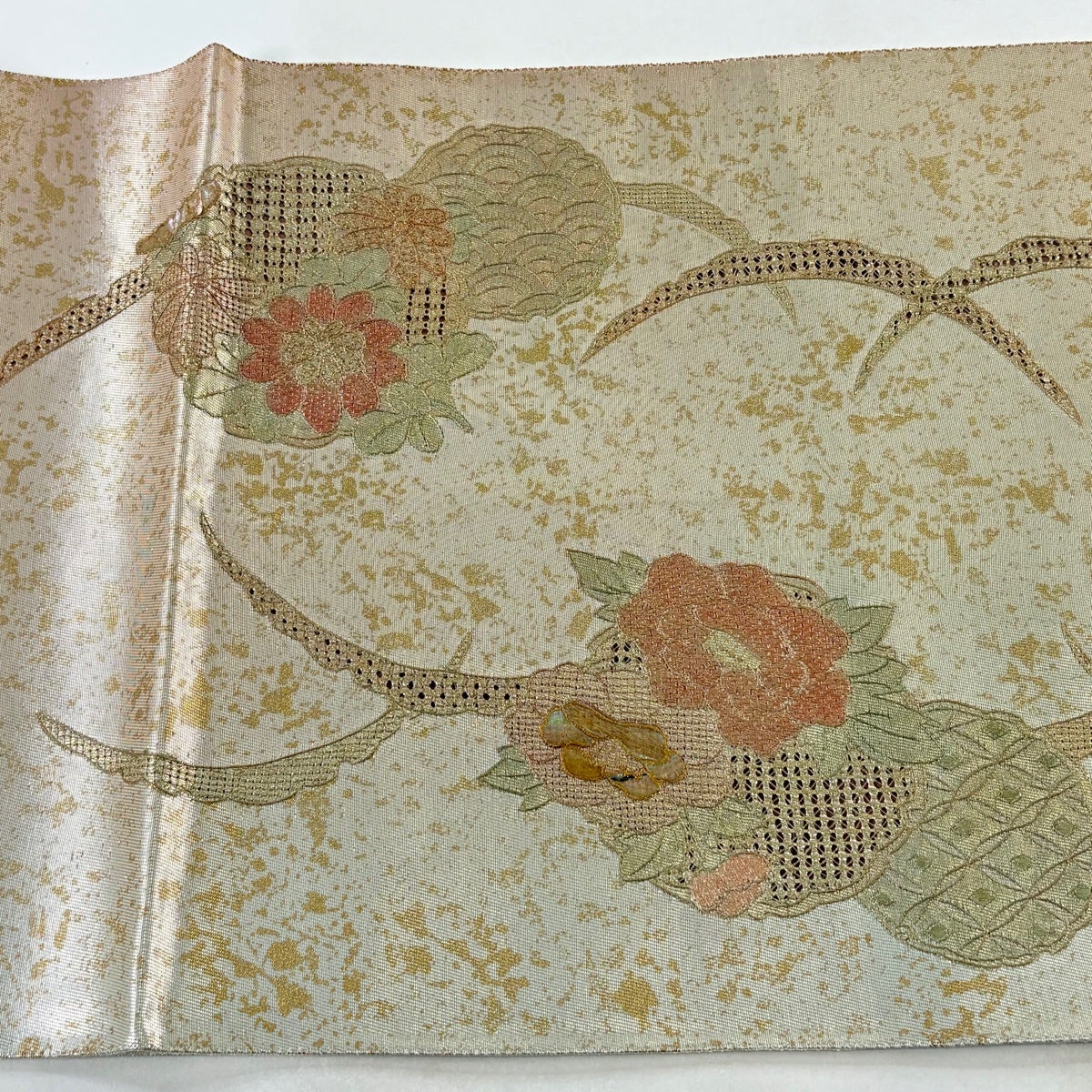 袋帯 秀品 雪輪 草花 螺鈿 箔 ピンクベージュ お太鼓柄 正絹｜中古