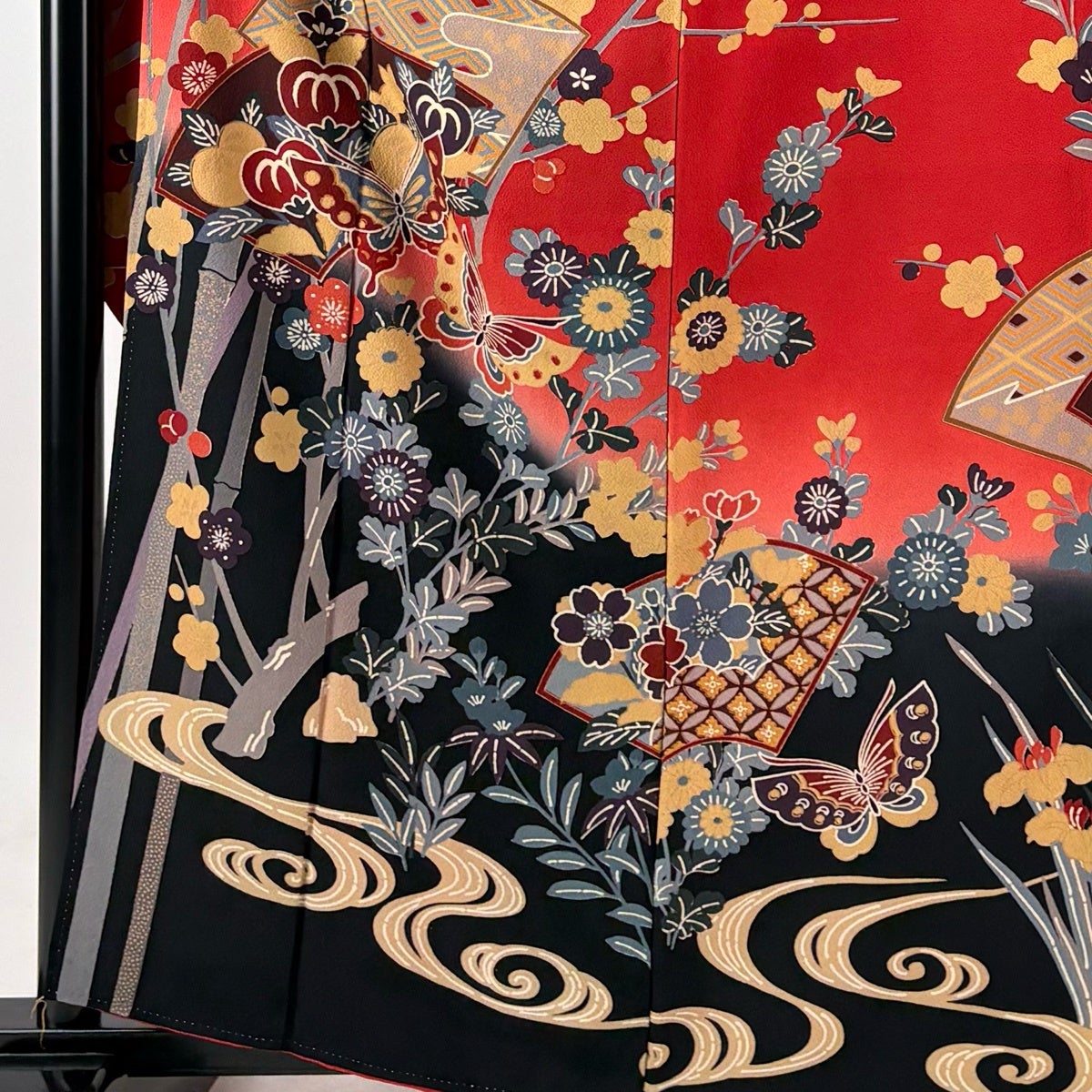 美品】 振袖 身丈160cm 裄丈65.5cm M 袷 扇面 蝶 染め分け ぼかし 朱色