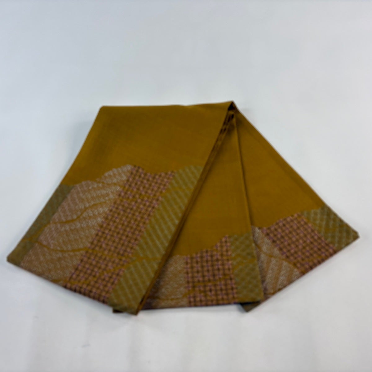 美品】 袋帯 名品 紬地 道長取り 有職文様 刺し子刺繍 山吹茶色 お太鼓