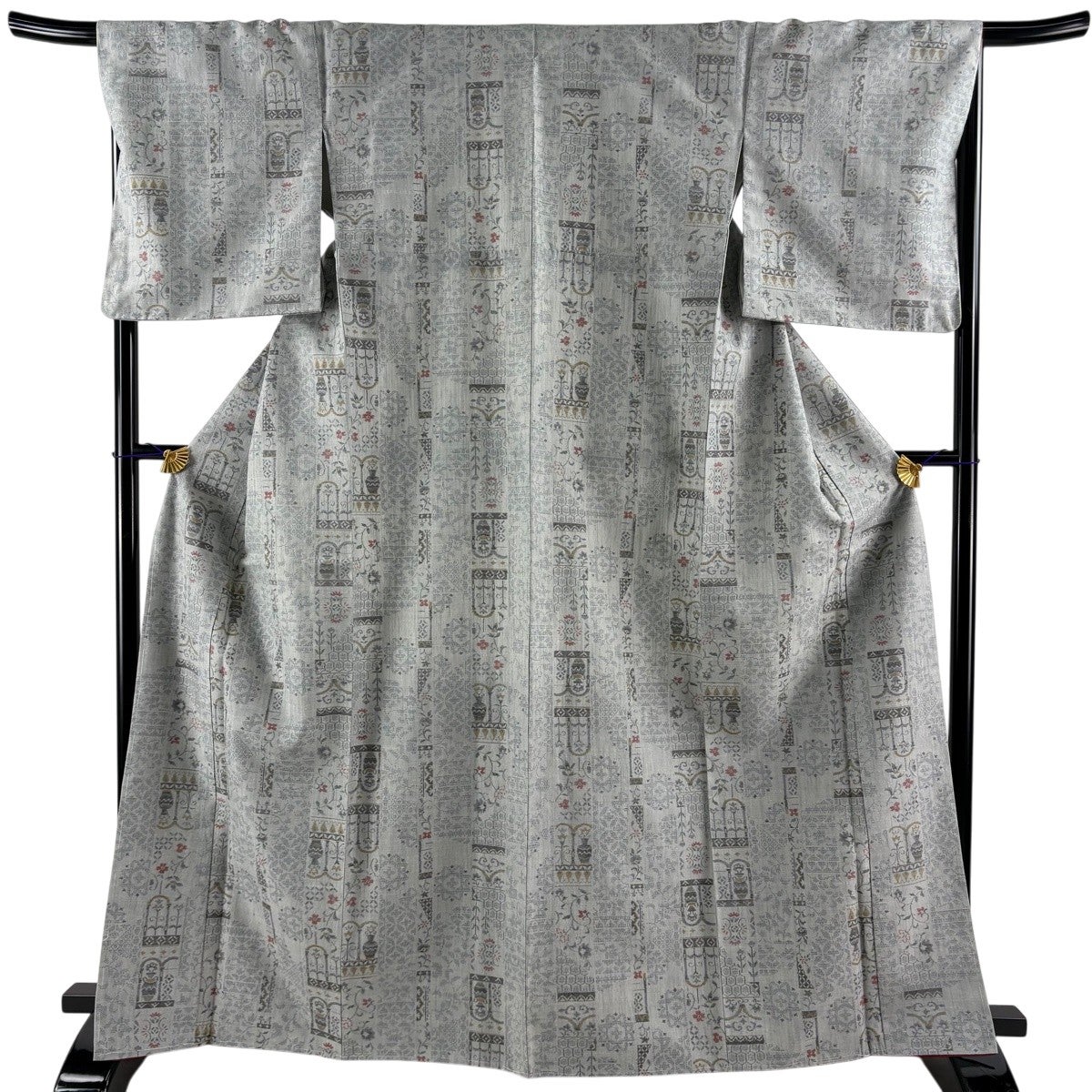 美品】 紬 身丈171cm 裄丈68.5cm L 袷 証紙あり 器物 草花 灰色 正絹