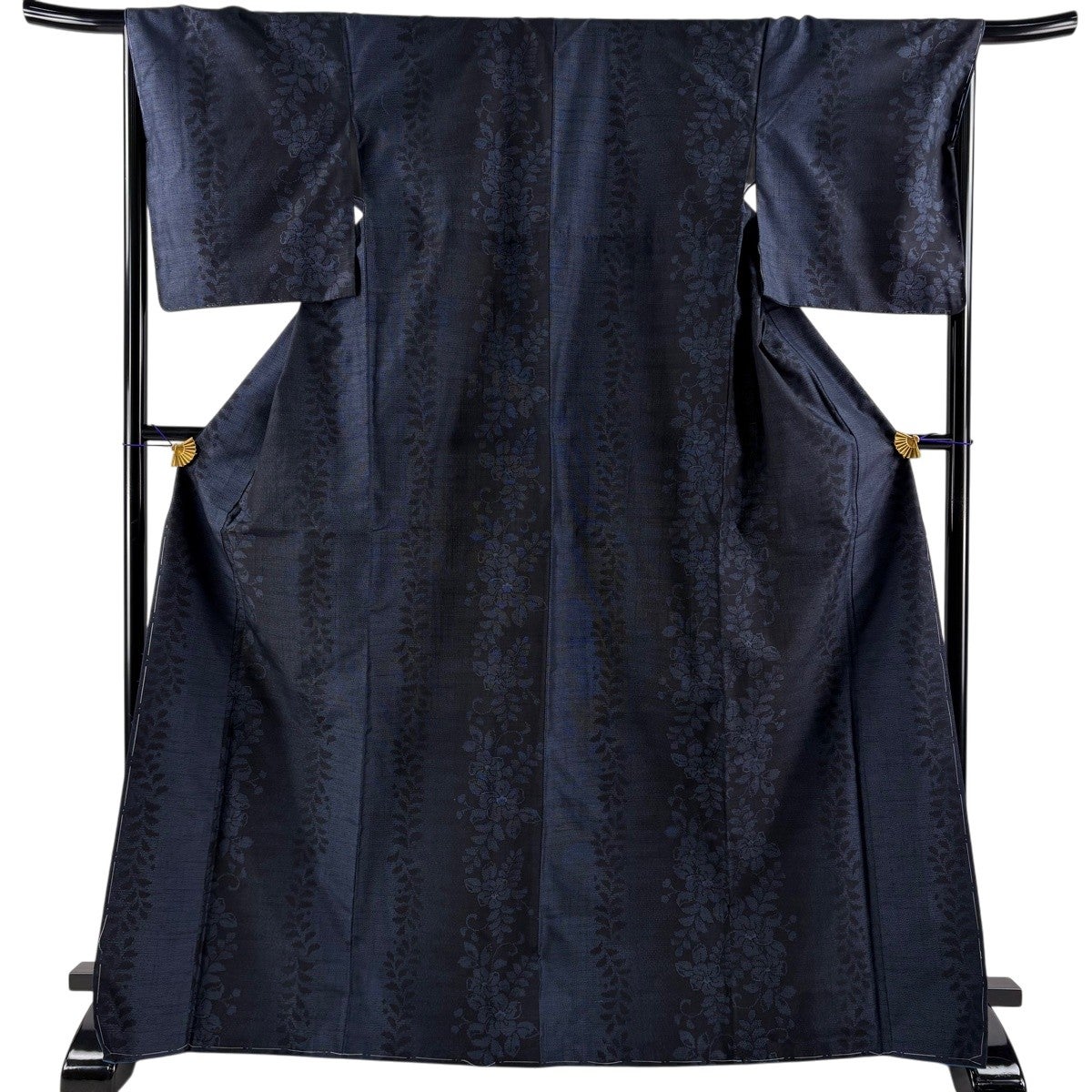 美品】 紬 身丈170.5cm 裄丈68cm L 袷 草花 紺色 正絹 名品｜中古