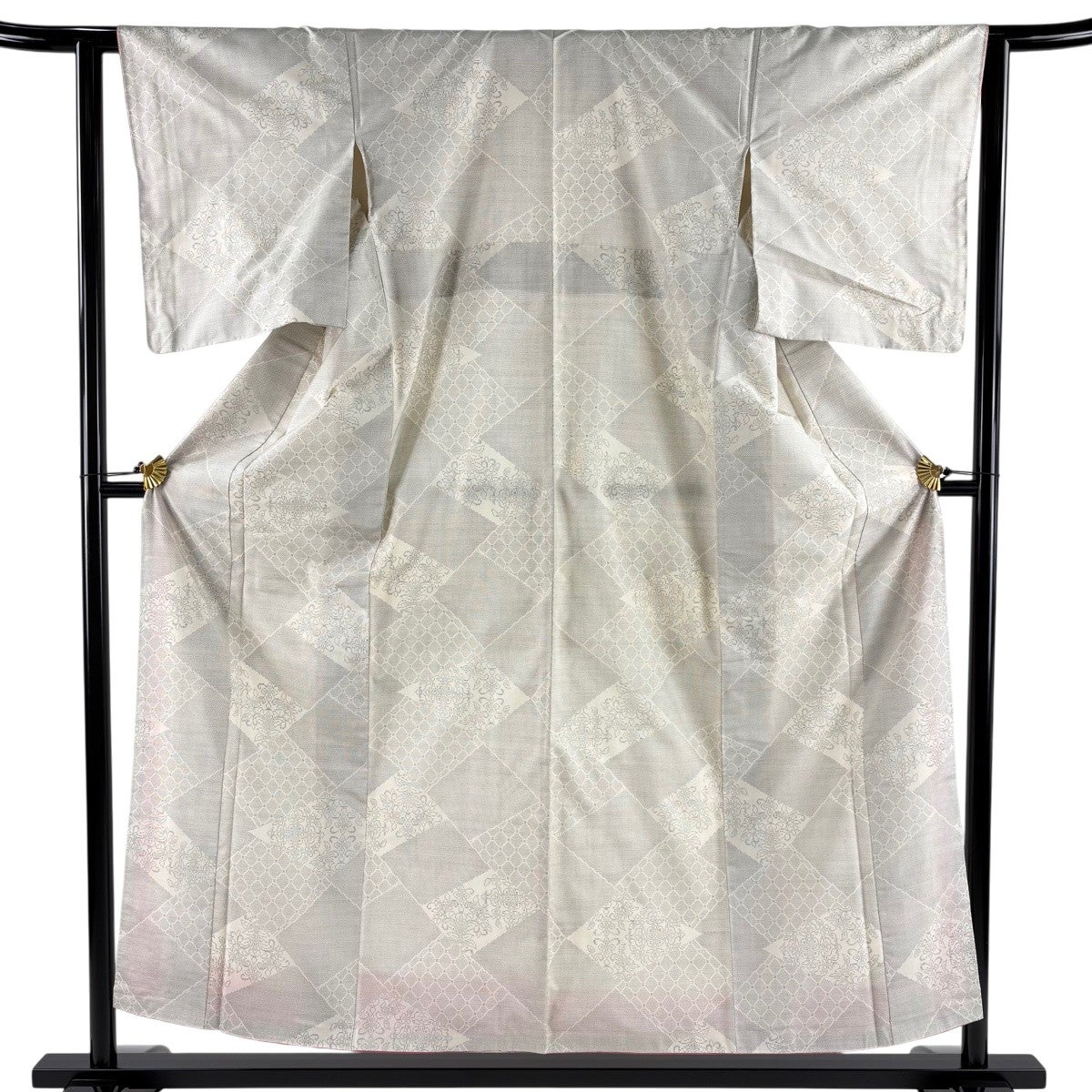 大島紬 身丈163cm 裄丈65.5cm 正絹 秀品 【中古】 美品】 大島紬 身丈163cm 裄丈64.5cm M 袷 証紙あり 色紙 草花 焦茶色