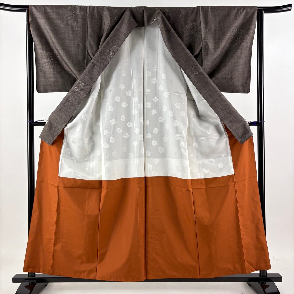 美品】 紬 身丈159cm 裄丈63.5cm S 袷 草花 茶色 正絹 秀品｜中古