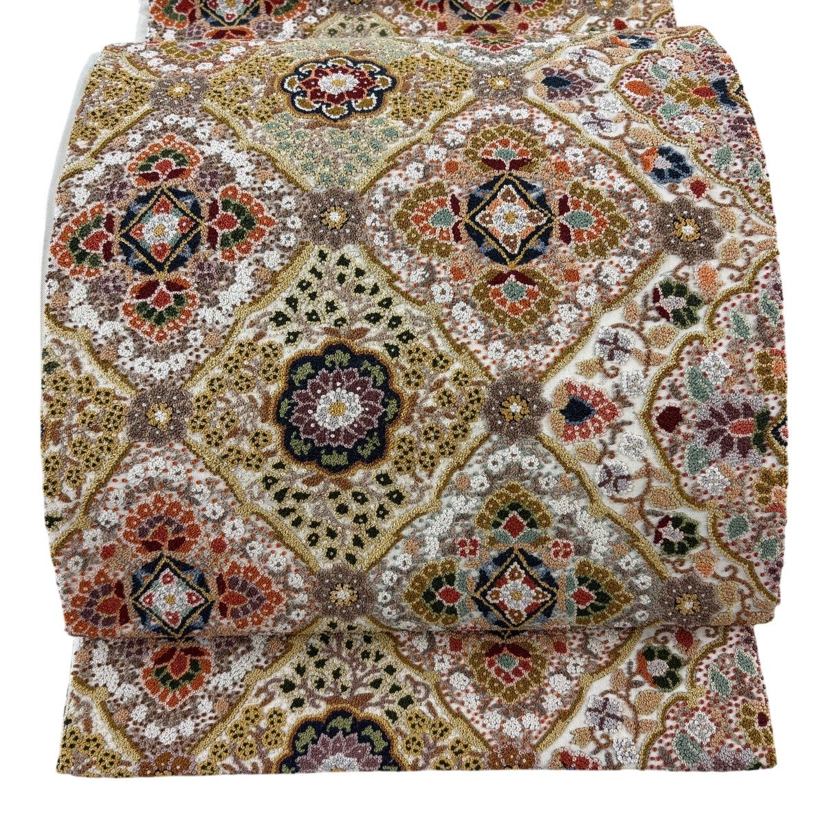 美品】 袋帯 逸品 華文 花唐草 相良刺繍 ベージュ お太鼓柄 正絹｜中古