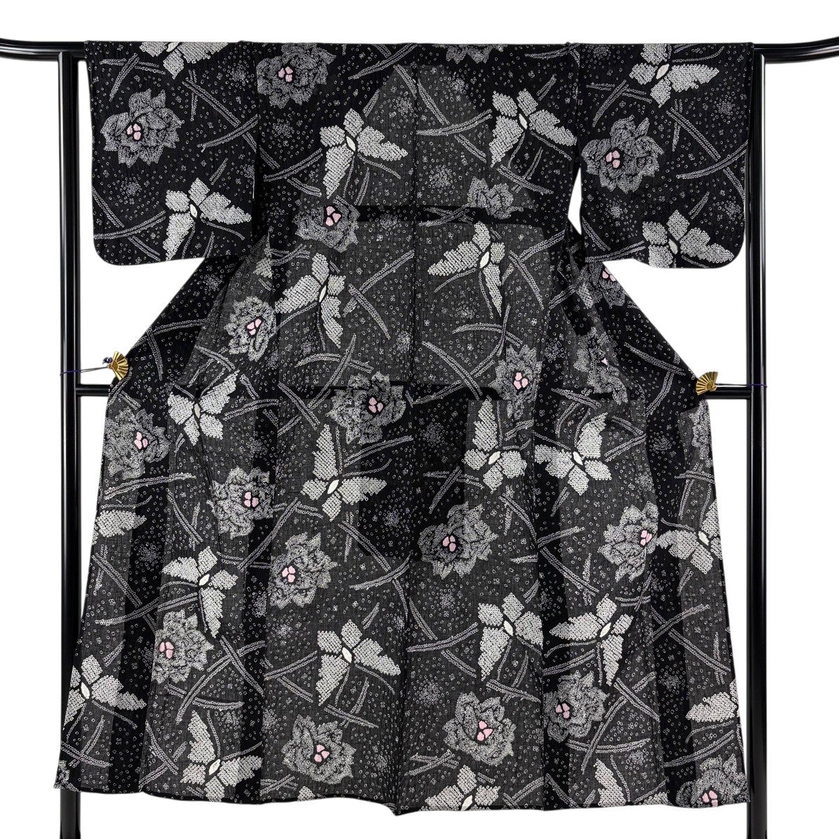 浴衣 身丈151cm 裄丈63.5cm S 絞り浴衣 蝶 草花 黒 綿 名品｜中古