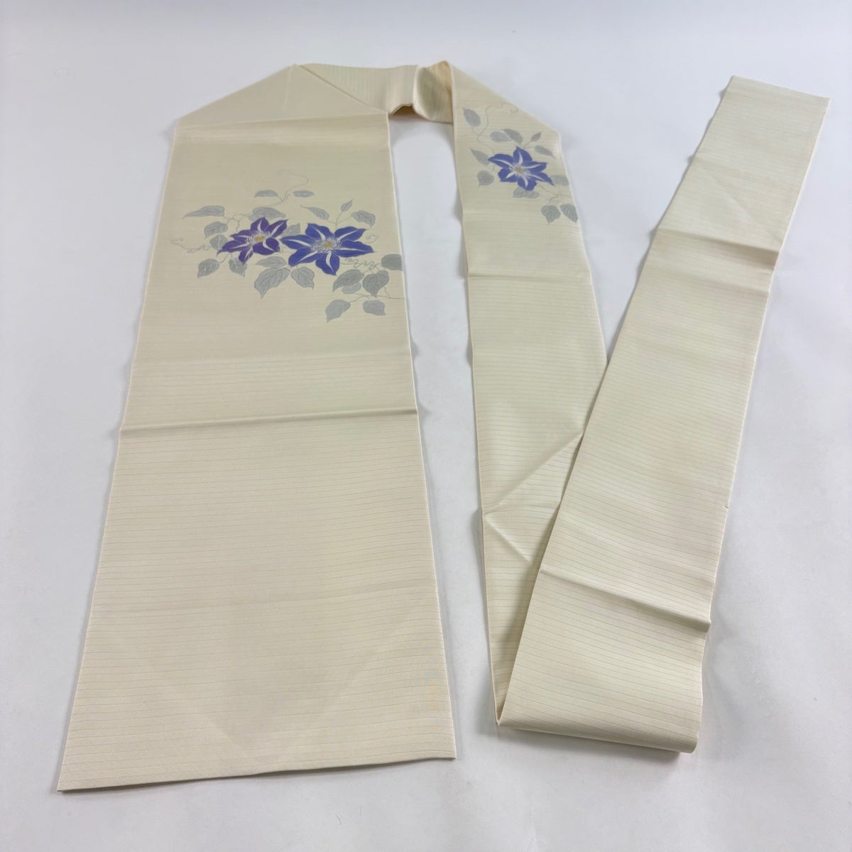 美品】 名古屋帯 名品 夏帯 絽 草花 銀糸 銀彩 クリーム 正絹｜中古