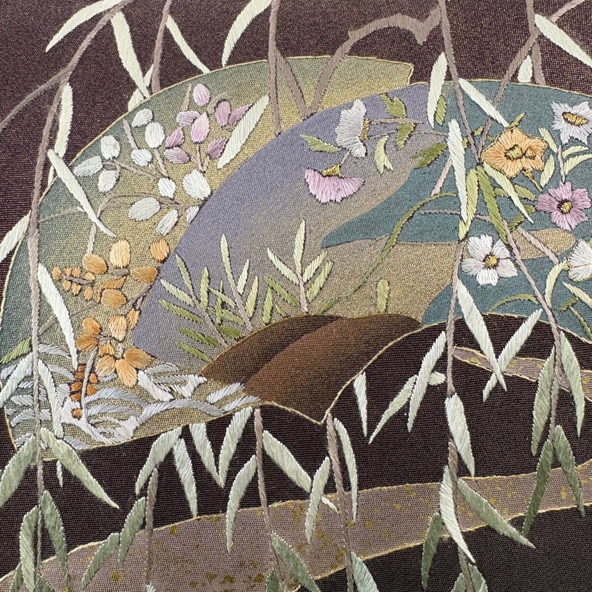 名古屋帯 秀品 草花 扇 金糸 金彩 紫 正絹｜中古・古着・リサイクル