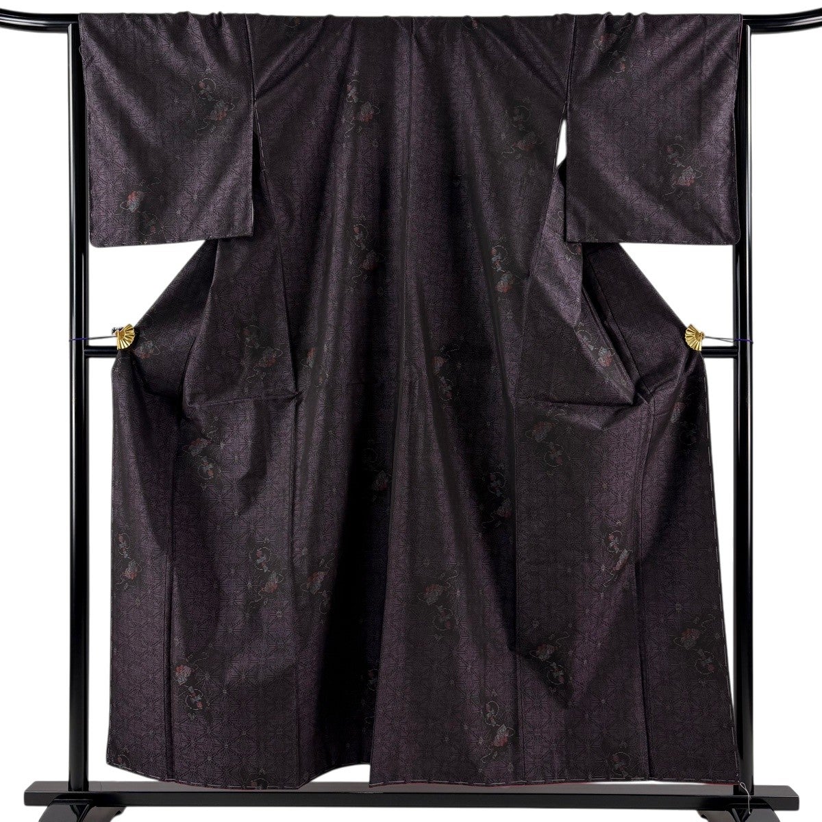 紬 美品 優品 身丈161cm 裄丈66.5cm 化繊 【中古】 紬 身丈161cm 裄丈64cm M 袷 麻の葉 幾何学 黒灰 正絹 優品｜中古