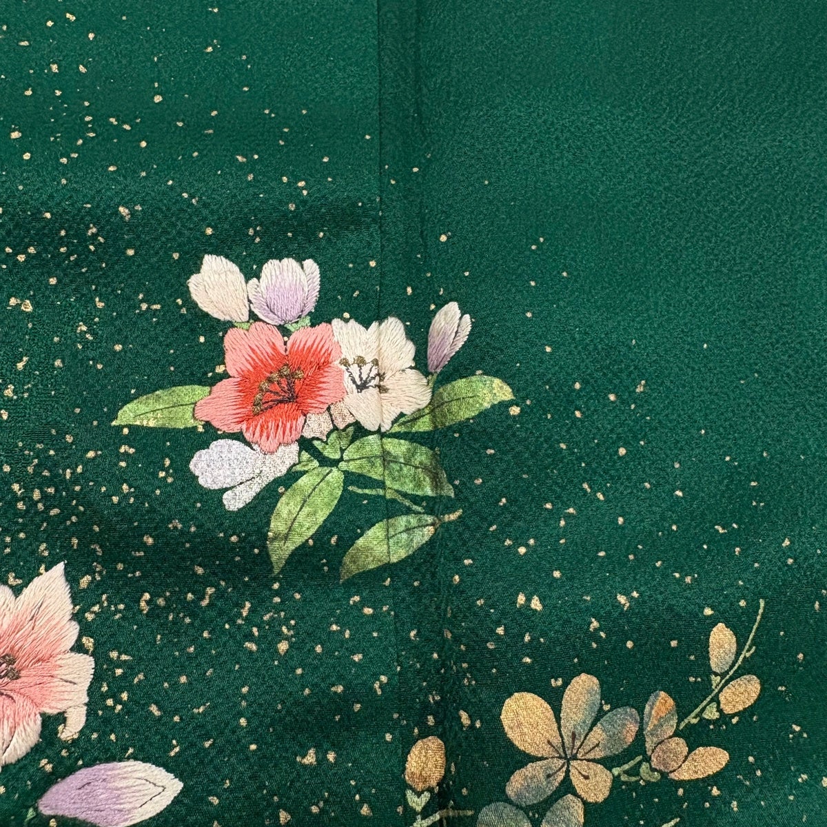 ■E5119■美品■正絹■緋色　絞り　手刺繍　袷　振袖■着丈165　裄丈65.5 中古） 振袖 朱赤 フォーマル 金彩 花 金駒刺繍 袷 絹【身丈】165cm