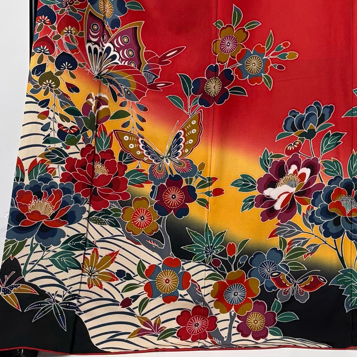 振袖 身丈171cm 裄丈70.5cm L 袷 蝶 桜 染め分け 朱色 正絹 名品｜中古