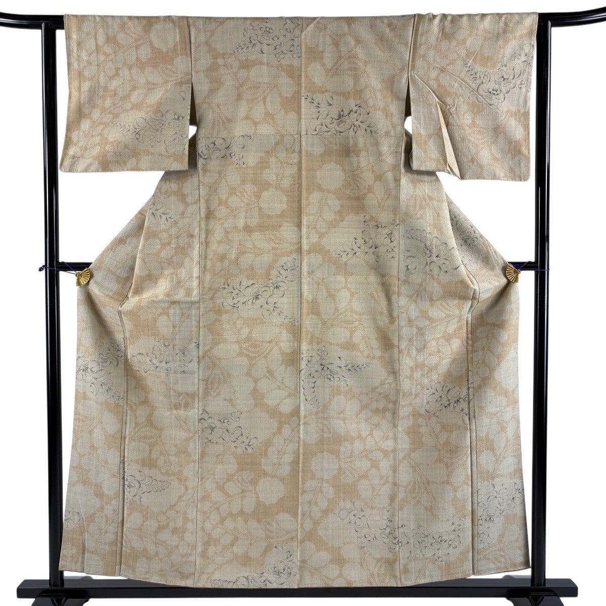 小紋 身丈158cm 裄丈62cm S 袷 紬地 椿 雲文 薄茶色 正絹 名品｜中古