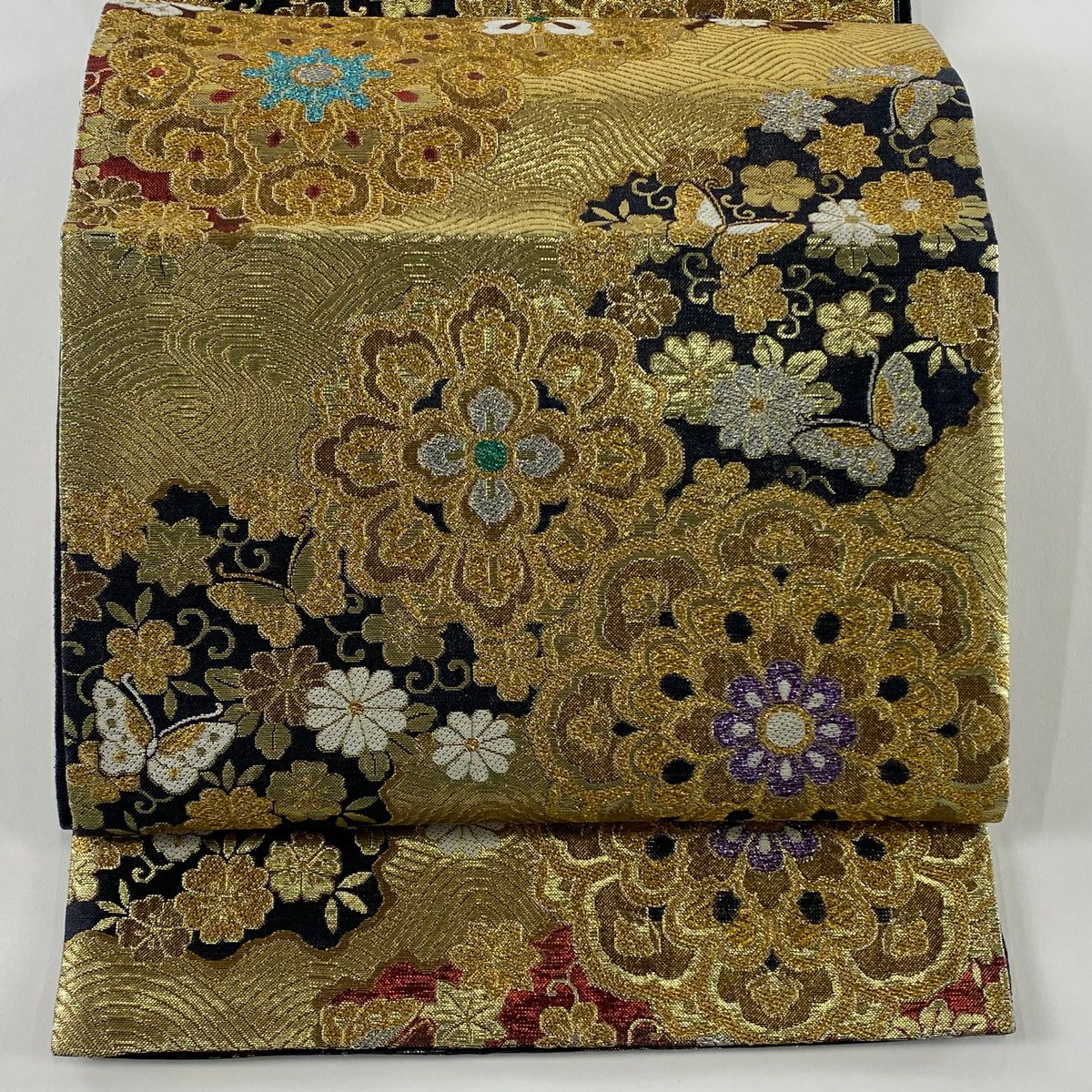 美品】 袋帯 秀品 振袖向き 華文 蝶 金糸 箔 金色 六通 正絹｜中古
