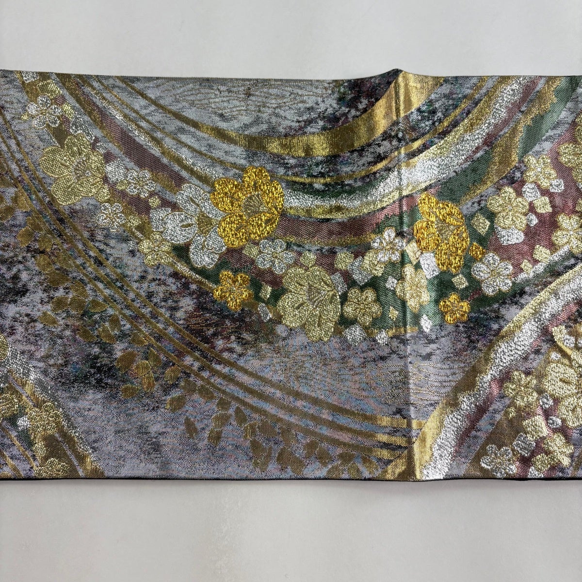 美品】 袋帯 秀品 鈴乃屋 桜 梅 箔 銀色 六通 正絹｜中古・古着