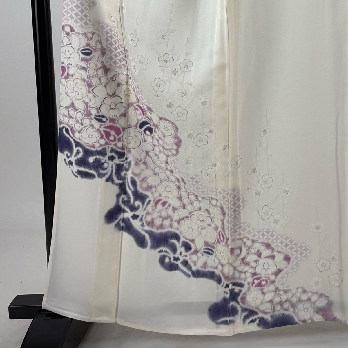 美品】 付下げ 身丈161cm 裄丈64.5cm M 単衣 草花 枝梅 クリーム 正絹