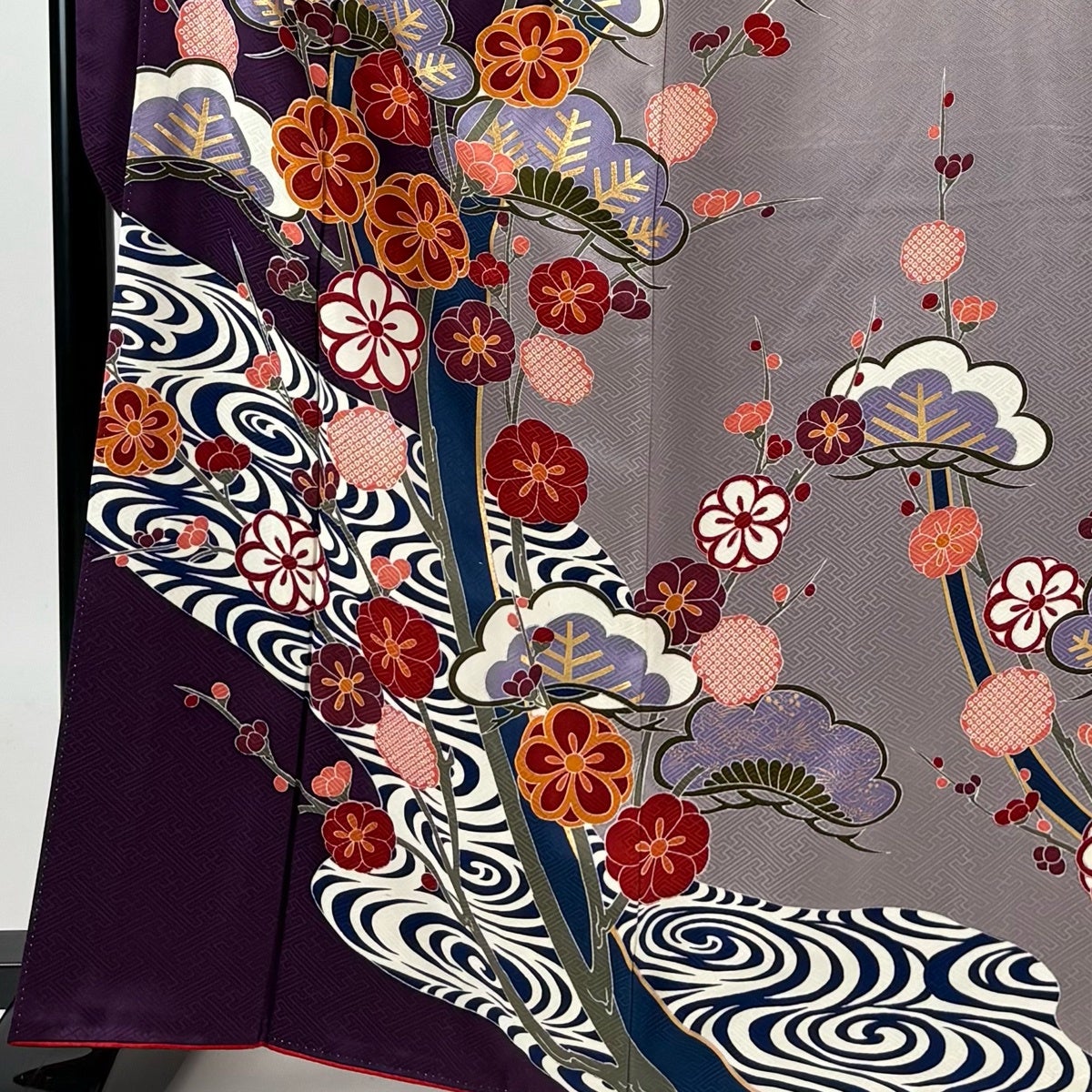振袖 身丈166cm 裄丈67.5cm 正絹 秀品 【中古】 中古 振袖 正絹 蝶 古典柄 袷仕立て 身丈166cm 裄丈67cm 箔 金彩 成人