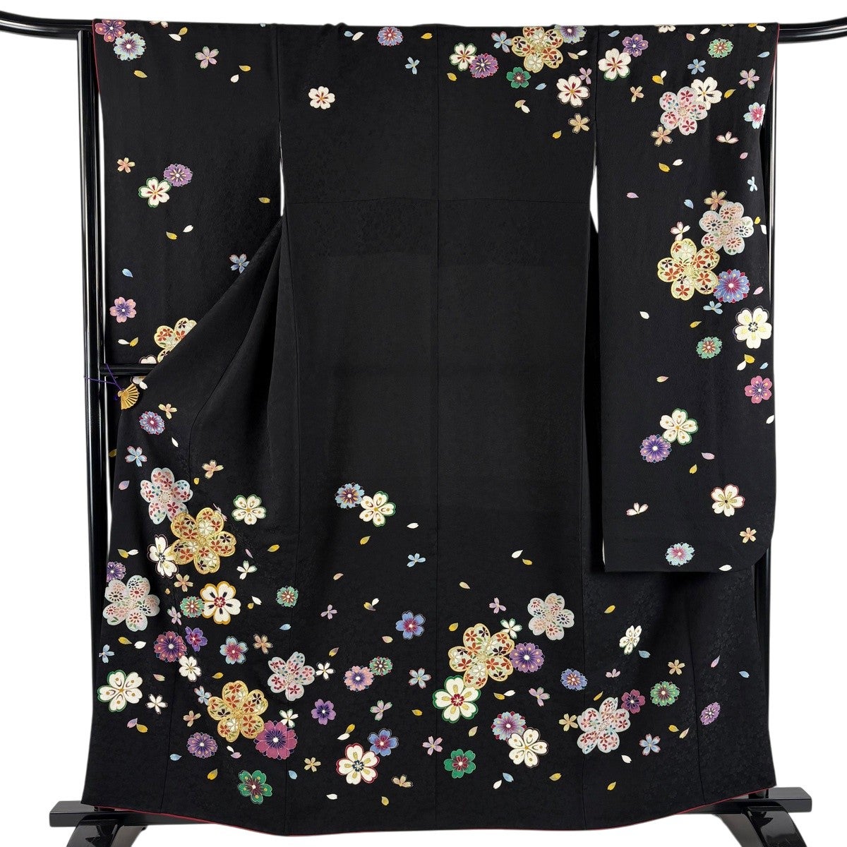 美品】 振袖 身丈160cm 裄丈64cm M 袷 桜 花びら 金糸 金彩 黒 正絹