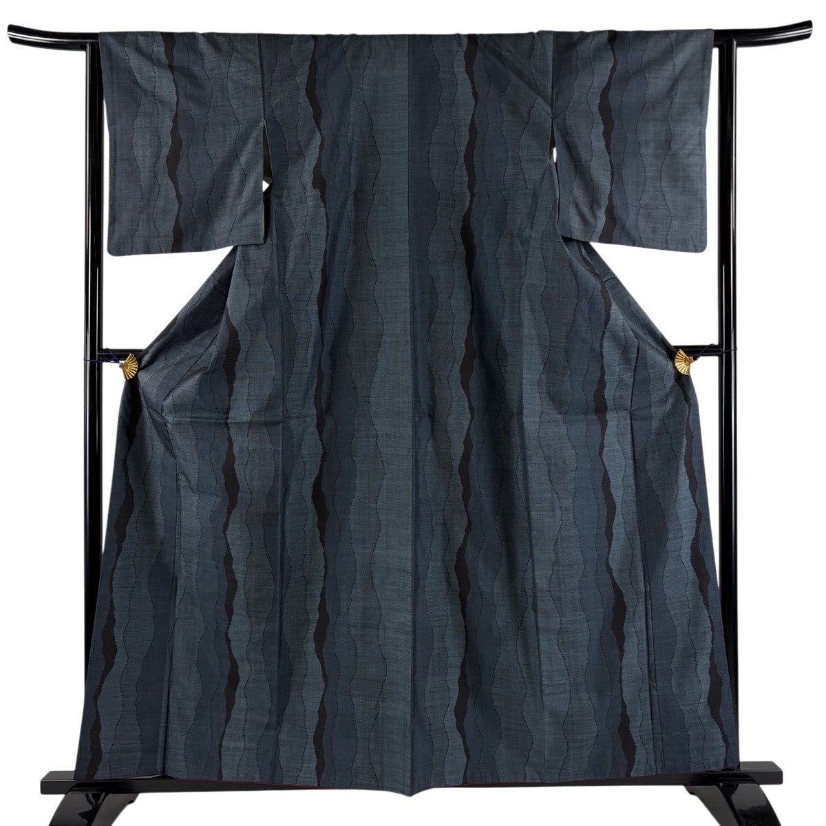 大島紬 美品 逸品 身丈160cm 裄丈66cm 正絹 【中古】 美品】 大島紬 身丈160cm 裄丈65.5cm M 袷 斉藤三才 落款あり 証紙あり