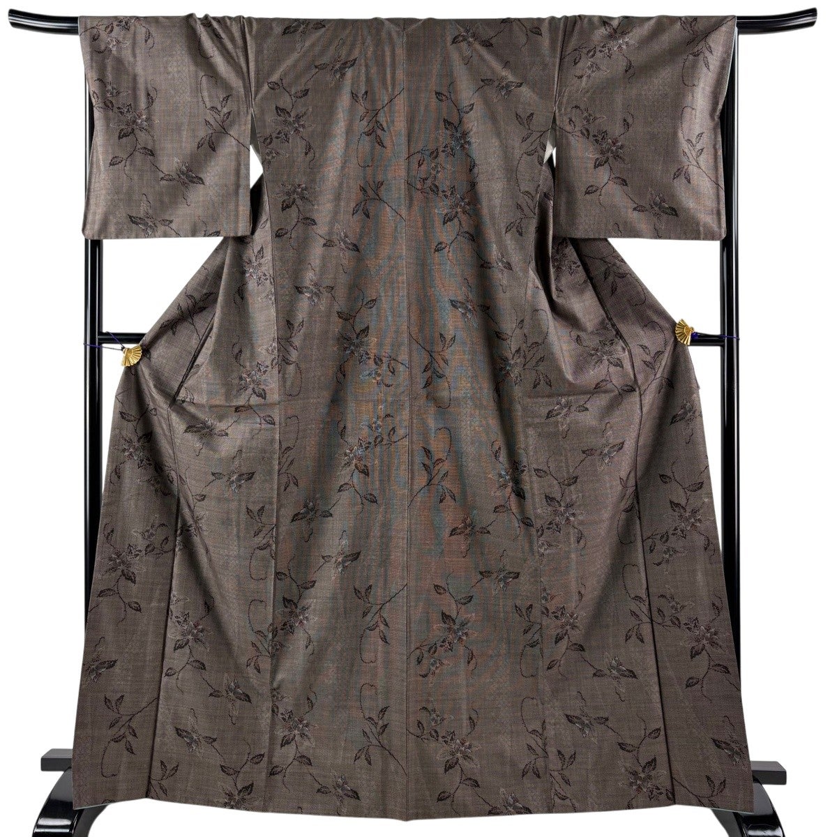 【美品】 紬 身丈159.5cm 裄丈63cm 正絹 秀品 【中古】 美品】 大島紬 身丈159.5cm 裄丈63cm 正絹 秀品 【中古】の通販 by