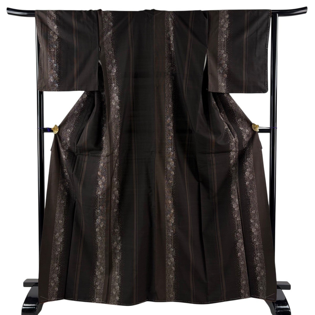 美品】 紬 身丈166cm 裄丈66cm M 袷 蔦 墨色 正絹 優品|中古・古着 美品】 紬 身丈166cm 裄丈66cm M 袷 蔦 墨色 正絹 優品|中古・古着