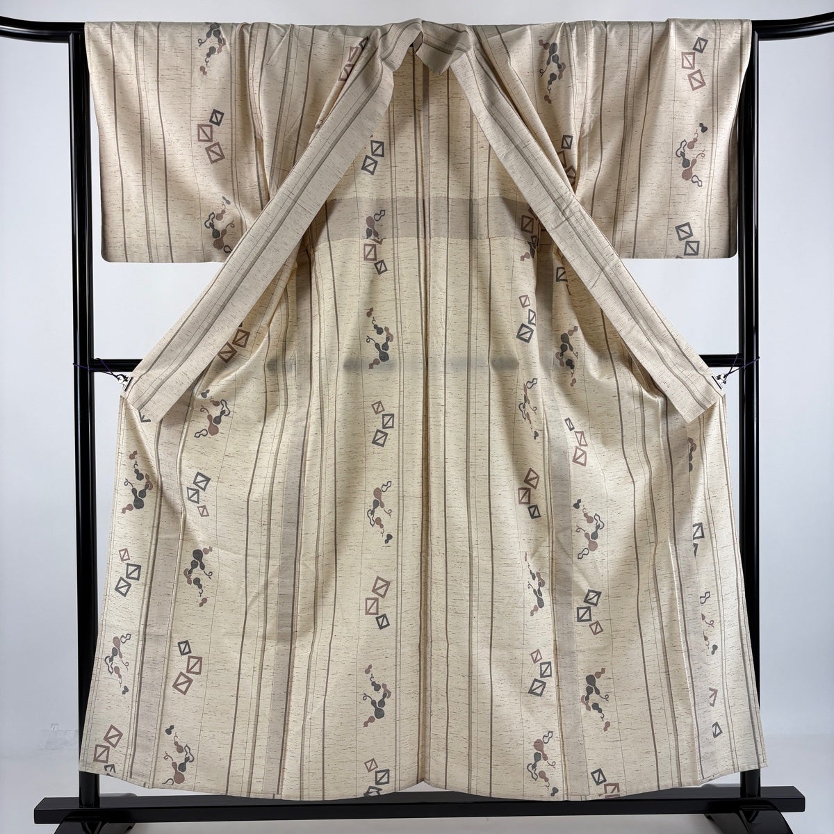美品】 紬 身丈156.5cm 裄丈64cm M 単衣 瓢箪 縞 ベージュ 正絹 名品