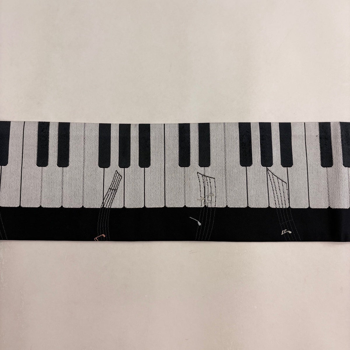 美品】 名古屋帯 逸品 鍵盤 音符 黒 正絹｜中古・古着・リサイクル着物