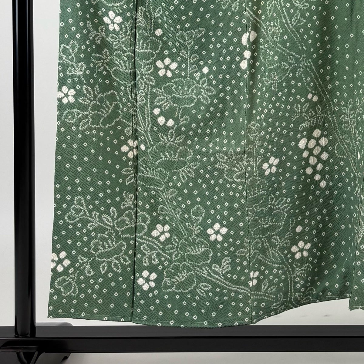 訪問着 身丈153cm 裄丈64cm M 袷 草花 絞り 薄緑 正絹 秀品｜中古