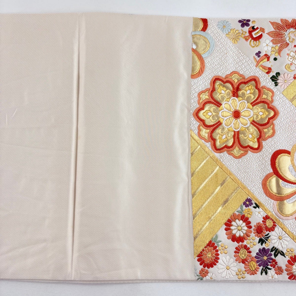 袋帯 秀品 関西仕立て 菊 華文 金銀糸 刺繍 クリーム 六通 正絹｜中古