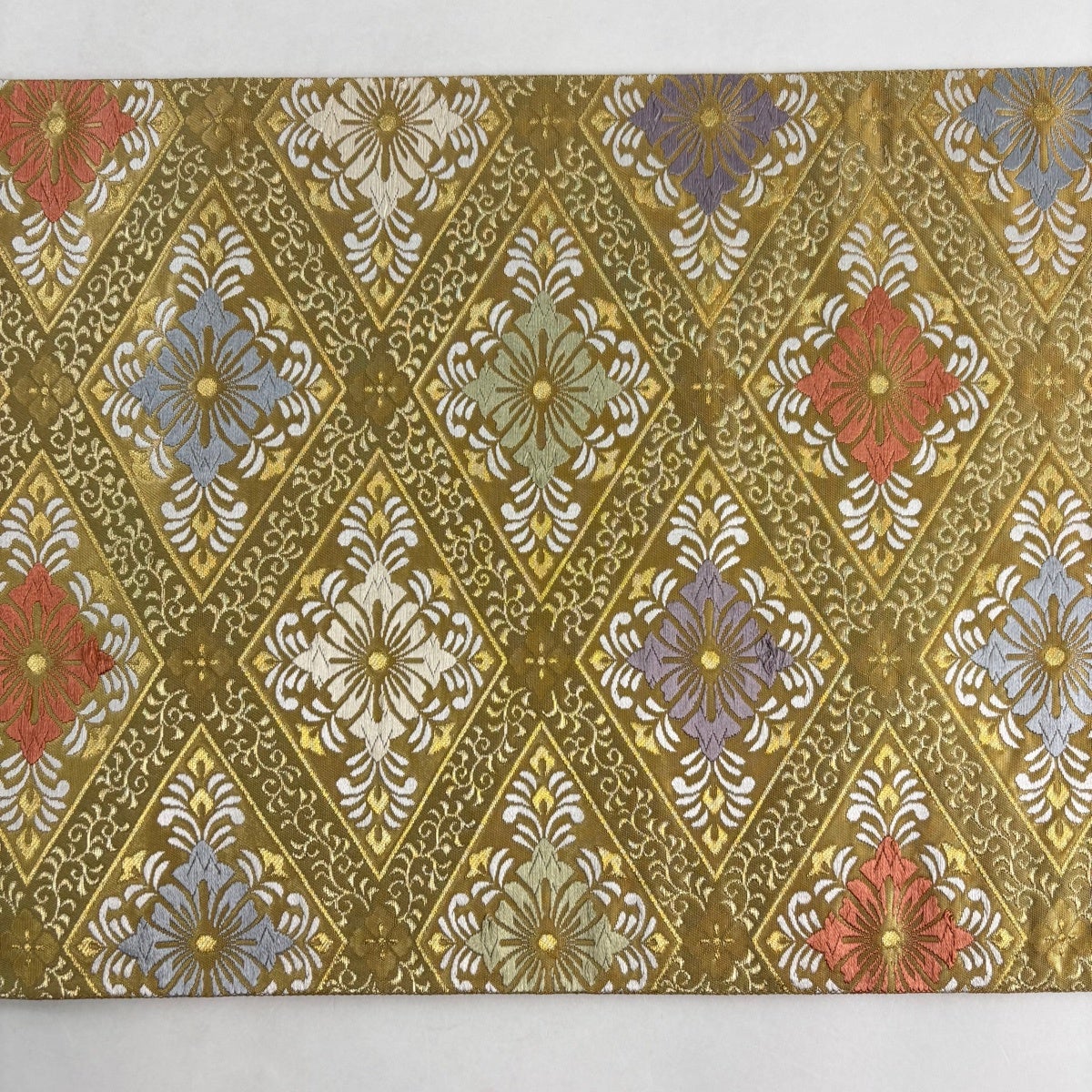 袋帯 草木染本金箔 横縞に唐草花模様 茶ベージュｘゴールド 金糸 六通柄 正絹 仕立て上がり 長さ440cm 【キモノオフ野々市若松店】 袋帯 草木染本金箔 横縞に唐草花模様 茶ベージュxゴールド 金糸 六通