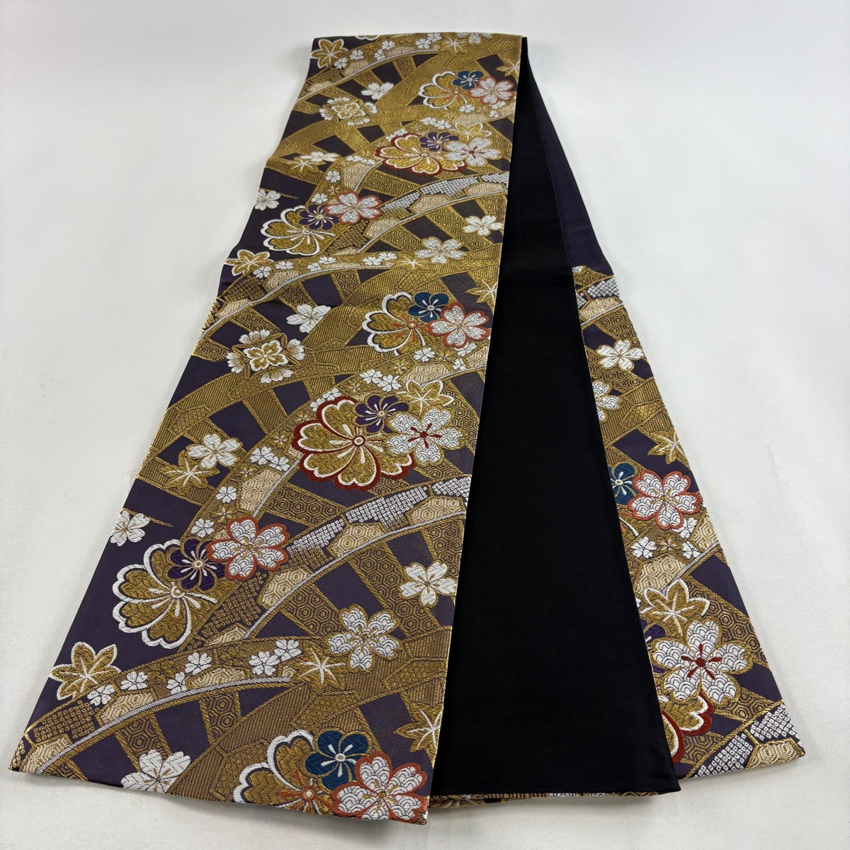 美品】 袋帯 秀品 桜 片輪車 金糸 刺繍 濃紫 六通 正絹｜中古・古着