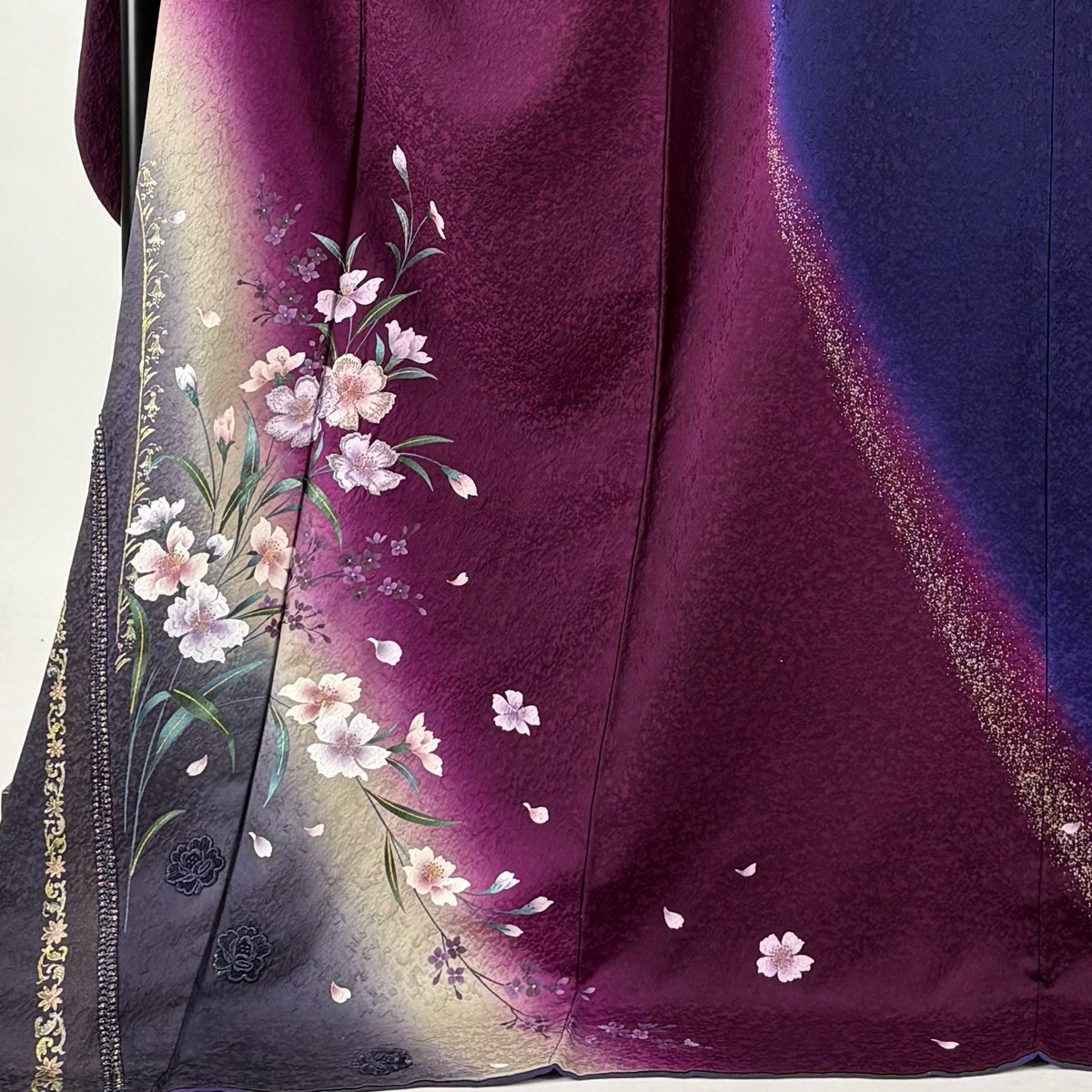 美品】 振袖 身丈177cm 裄丈70.5cm L 袷 やまと 草花 花びら 刺繍 金糸