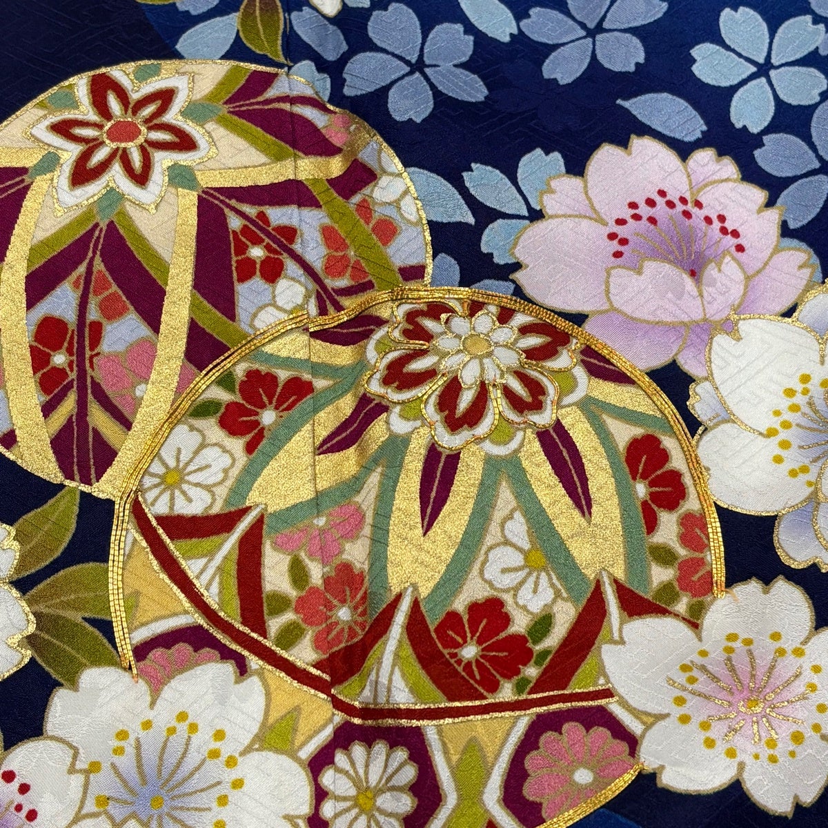 美品】 振袖 身丈166.5cm 裄丈68.5cm L 袷 手鞠 桜 金糸 金彩 紺色