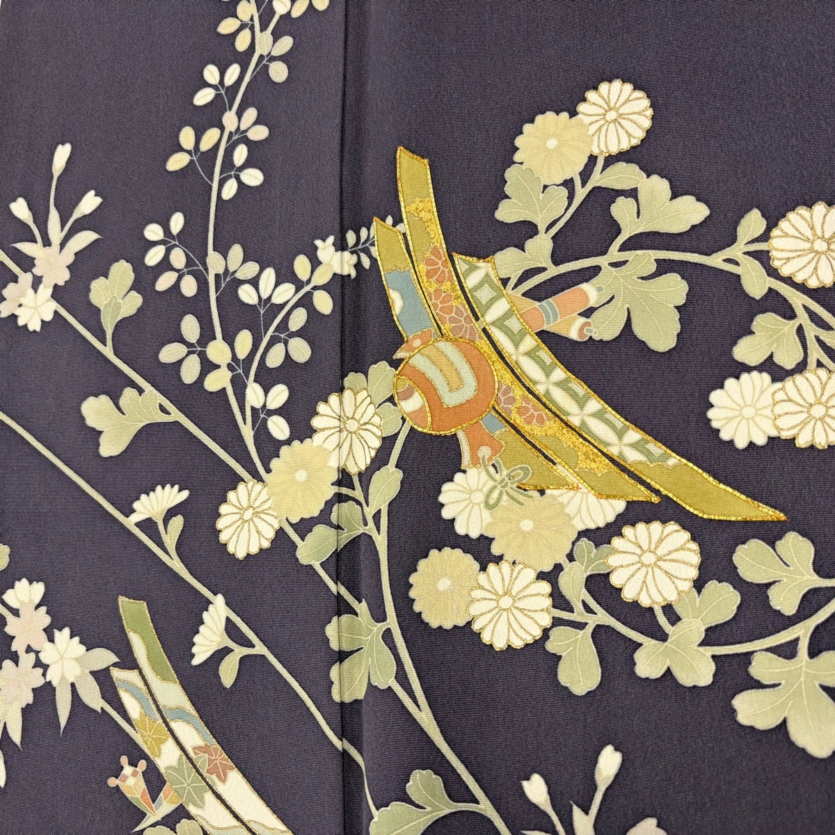 小紋 着物 袷 手染め 菊 花 カジュアル 正絹 裄65 Ｍ 中古 sn1863 小紋 着物 未使用 正絹 作家物 手染め 金彩加工 黒 菊 花丸 カジュアル