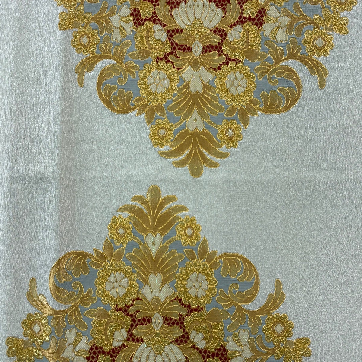 美品】 袋帯 秀品 綴れ 草花 螺鈿箔 金銀糸 銀色 お太鼓柄 正絹｜中古