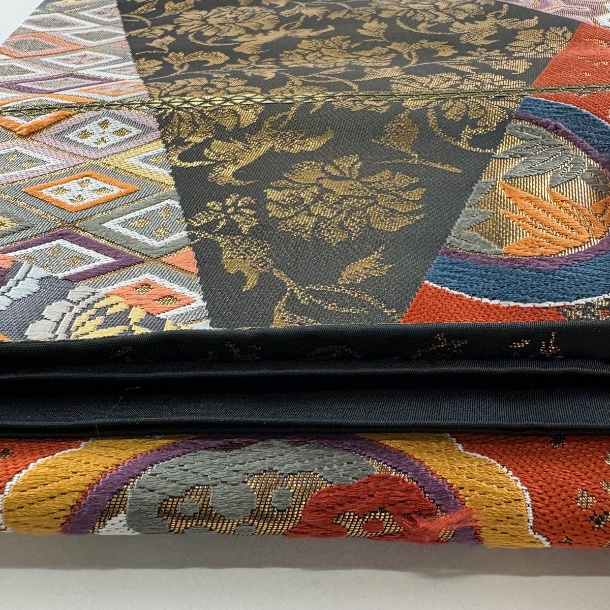袋帯 秀品 関西仕立て 毘沙門亀甲 花唐草 箔 唐織 朱色 六通 正絹