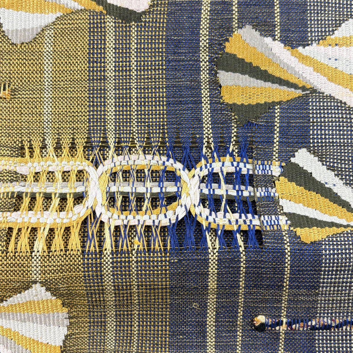 名古屋帯 秀品 夏帯 松葉したて 八寸名古屋帯 縞 幾何学模様 金糸 刺繍