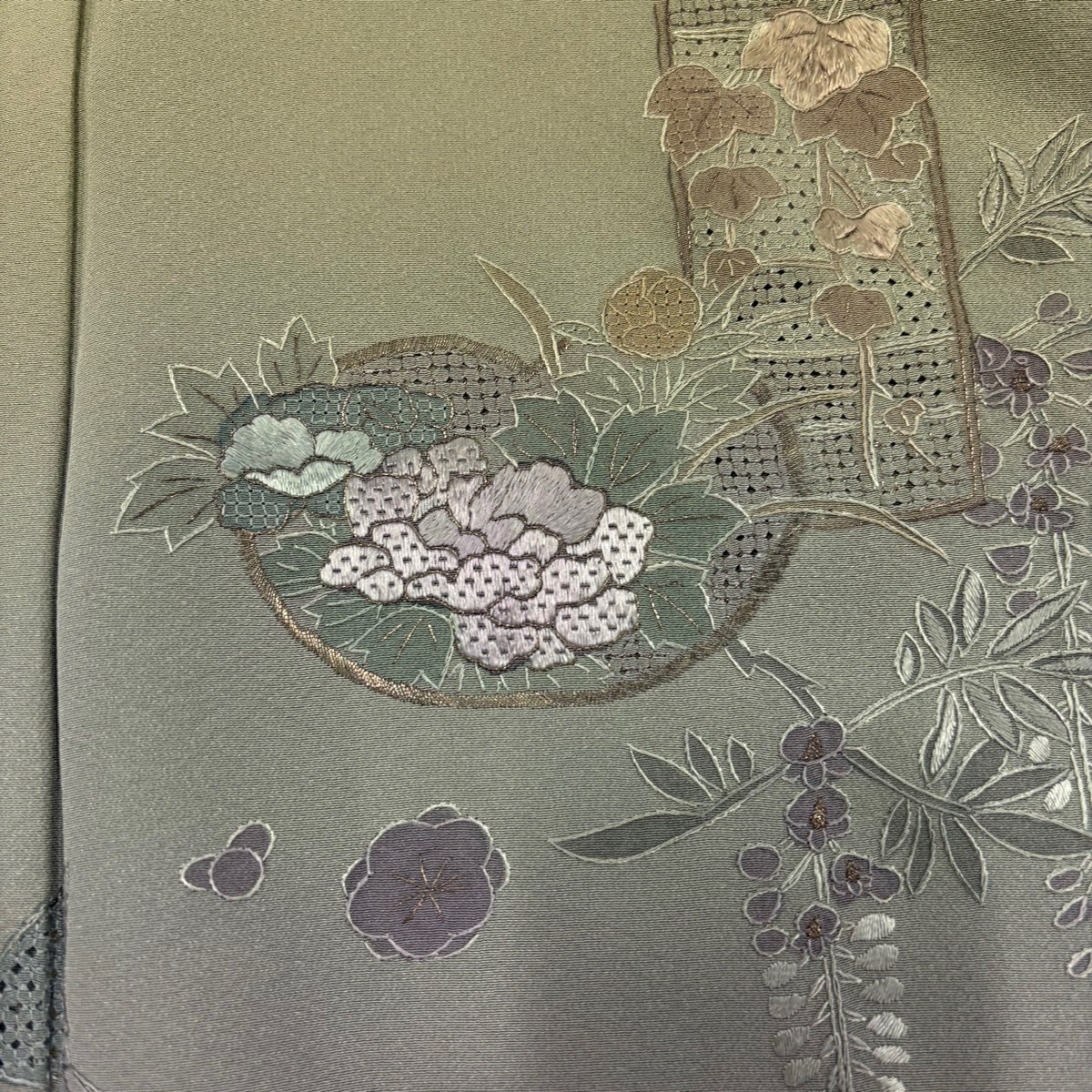 付下げ 身丈167cm 裄丈68cm L 袷 鶴 草花 刺繍 ぼかし 灰緑 正絹 名品