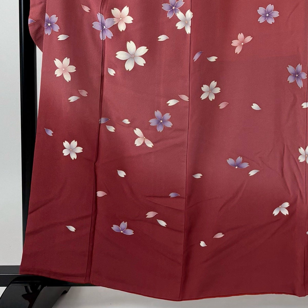 振袖 身丈158.5cm 裄丈66cm M 袷 桜 花びら 金彩 濃ピンク 正絹 秀品