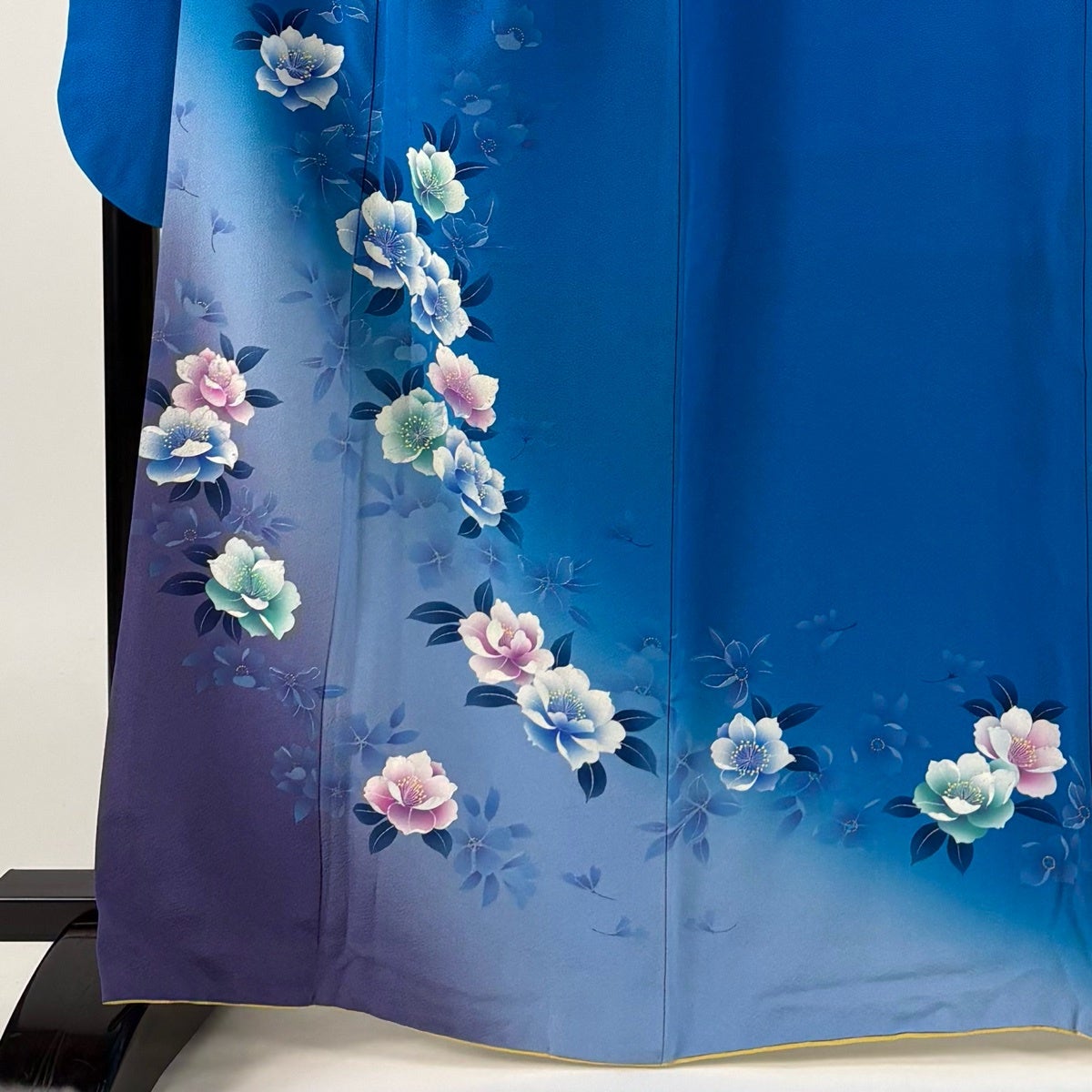 振袖 身丈163cm 裄丈63.5cm 正絹 秀品 【中古】 振袖 身丈163cm 裄丈63.5cm S 袷 蝶 菊 金銀糸 金彩 青紫 正絹 秀品