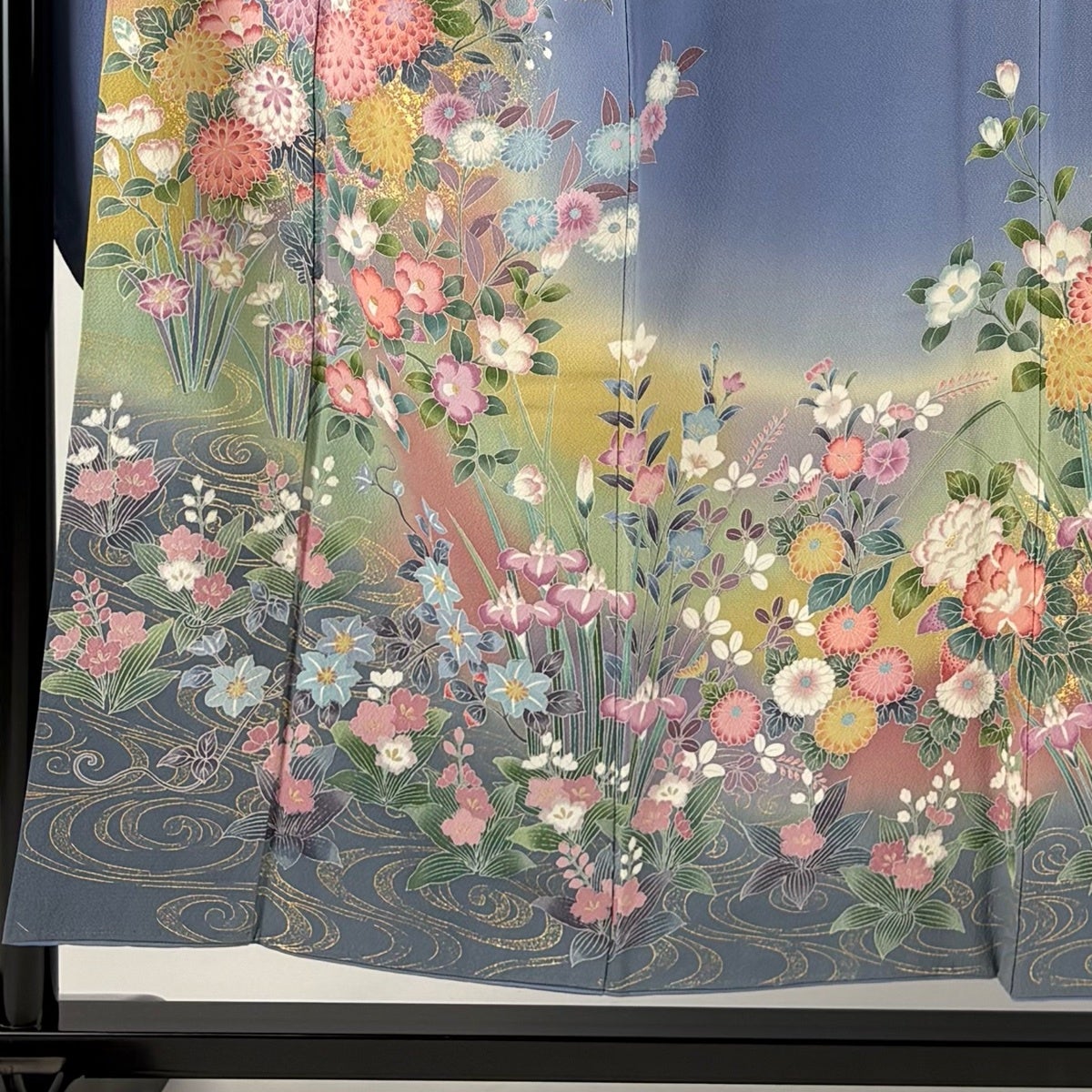 振袖 身丈153cm 裄丈66cm 正絹 逸品 【中古】 振袖 身丈153cm 裄丈66cm M 袷 草花 流水 青紫 正絹 逸品｜中古・古着