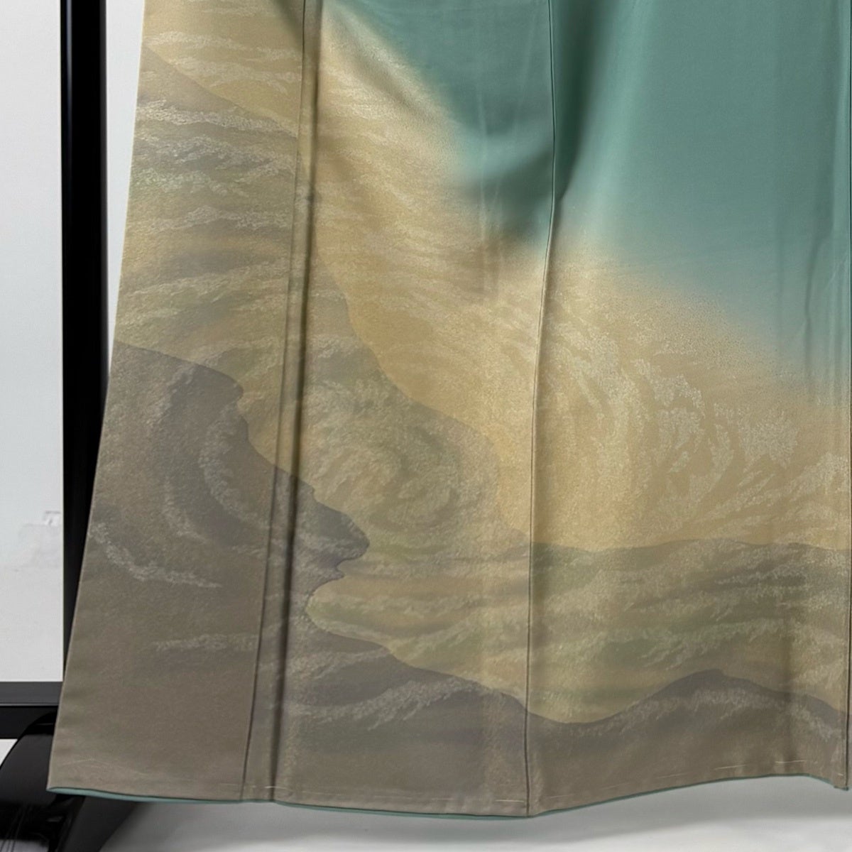付下げ 身丈164cm 裄丈68.5cm L 袷 霞 金糸 ぼかし 薄緑 正絹 秀品