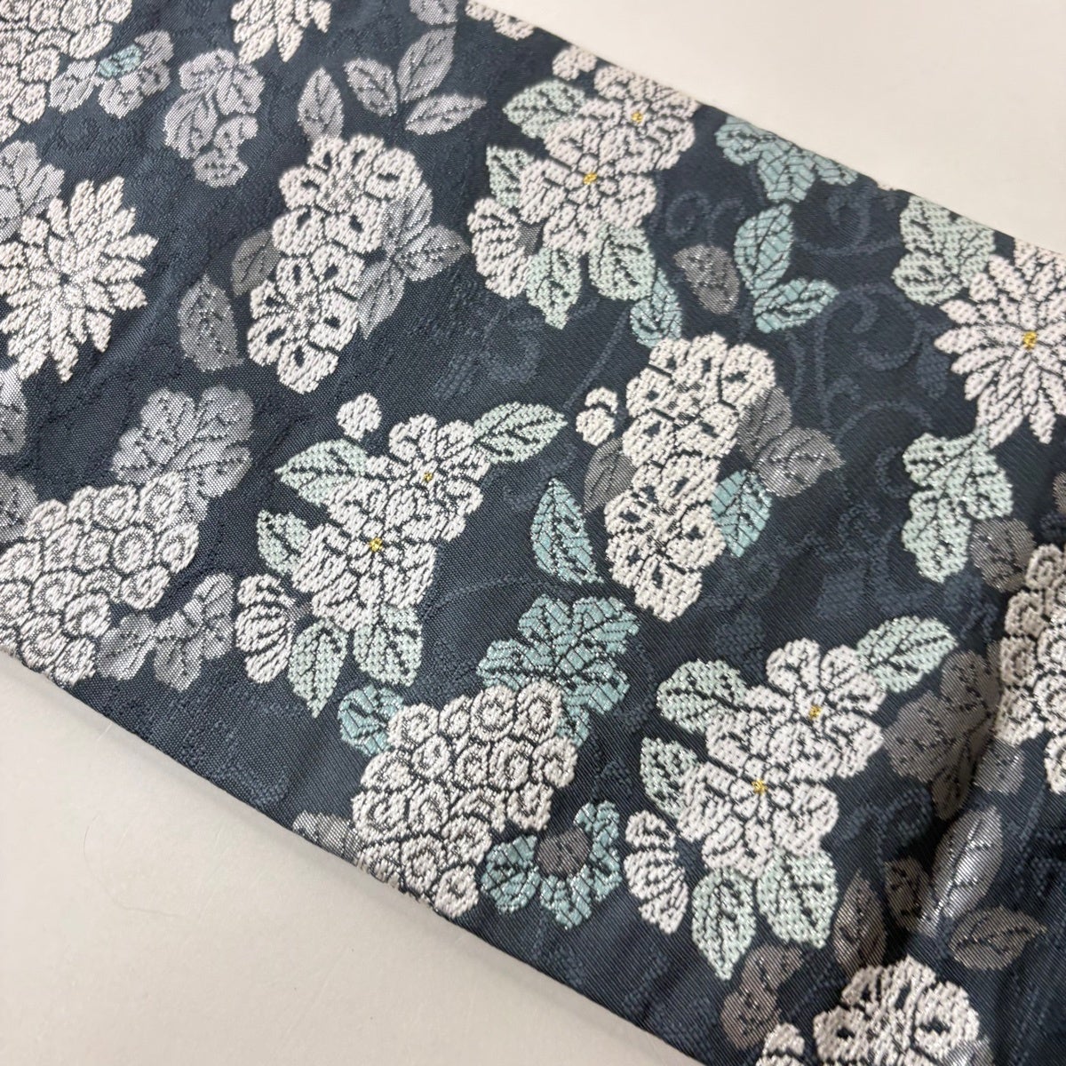 美品】 名古屋帯 名品 菊 草花 金銀糸 箔 青灰色 正絹｜中古・古着