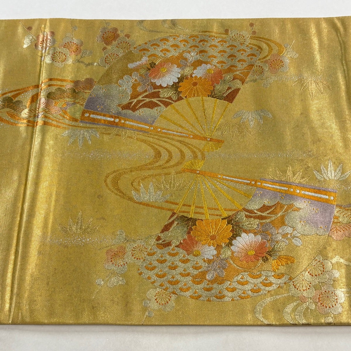 袋帯 秀品 和田光正 落款あり 扇 草花 金銀彩 箔 金色 お太鼓柄 正絹