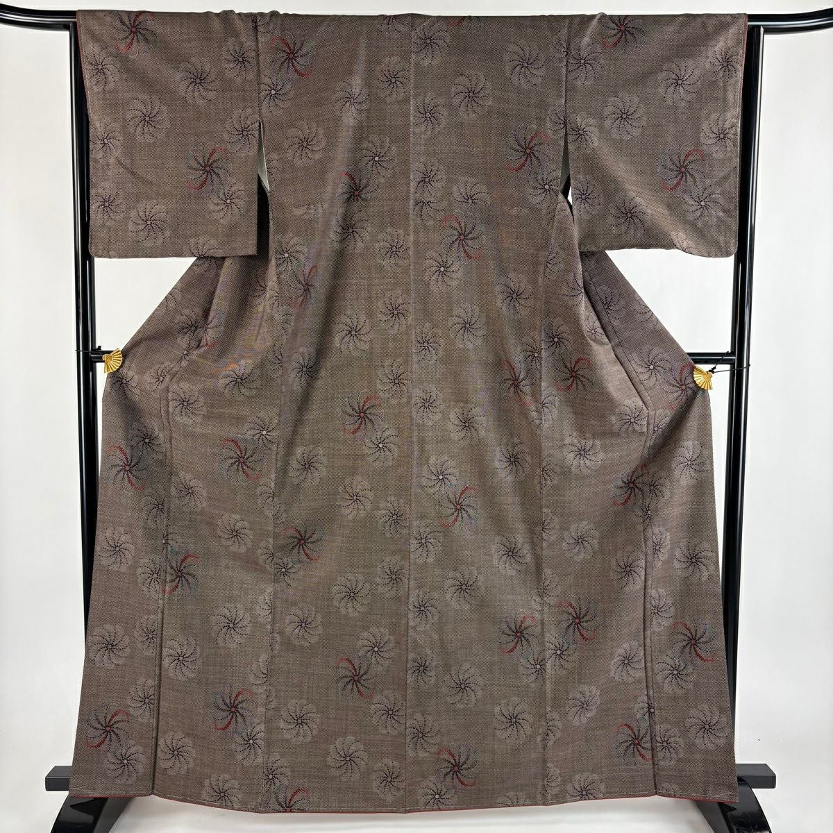 【美品】 紬 身丈162cm 裄丈64cm 正絹 逸品 【中古】 美品】 紬 身丈162.5cm 裄丈65cm M 袷 やまと 樹木 岩山 青灰色 正絹