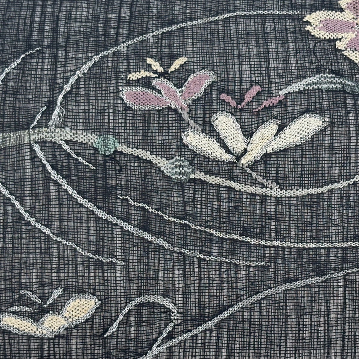 名古屋帯 秀品 夏帯 草花 刺繍 銀糸 黒灰 正絹｜中古・古着